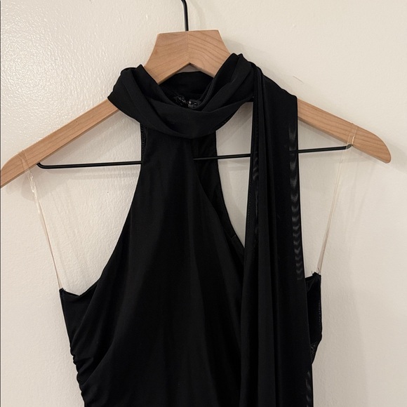 Elegant Black Evening Dress - Picture 3 of 4